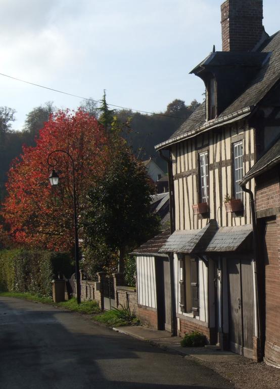 Villa Les Hirondelles Lyons-la-Forêt Esterno foto